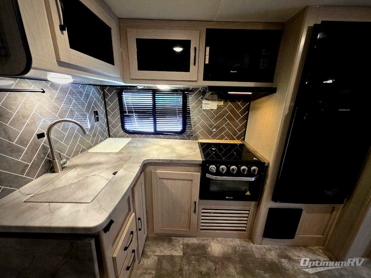 2022 Coachmen Apex Ultra-Lite 265RBSS Photo 10