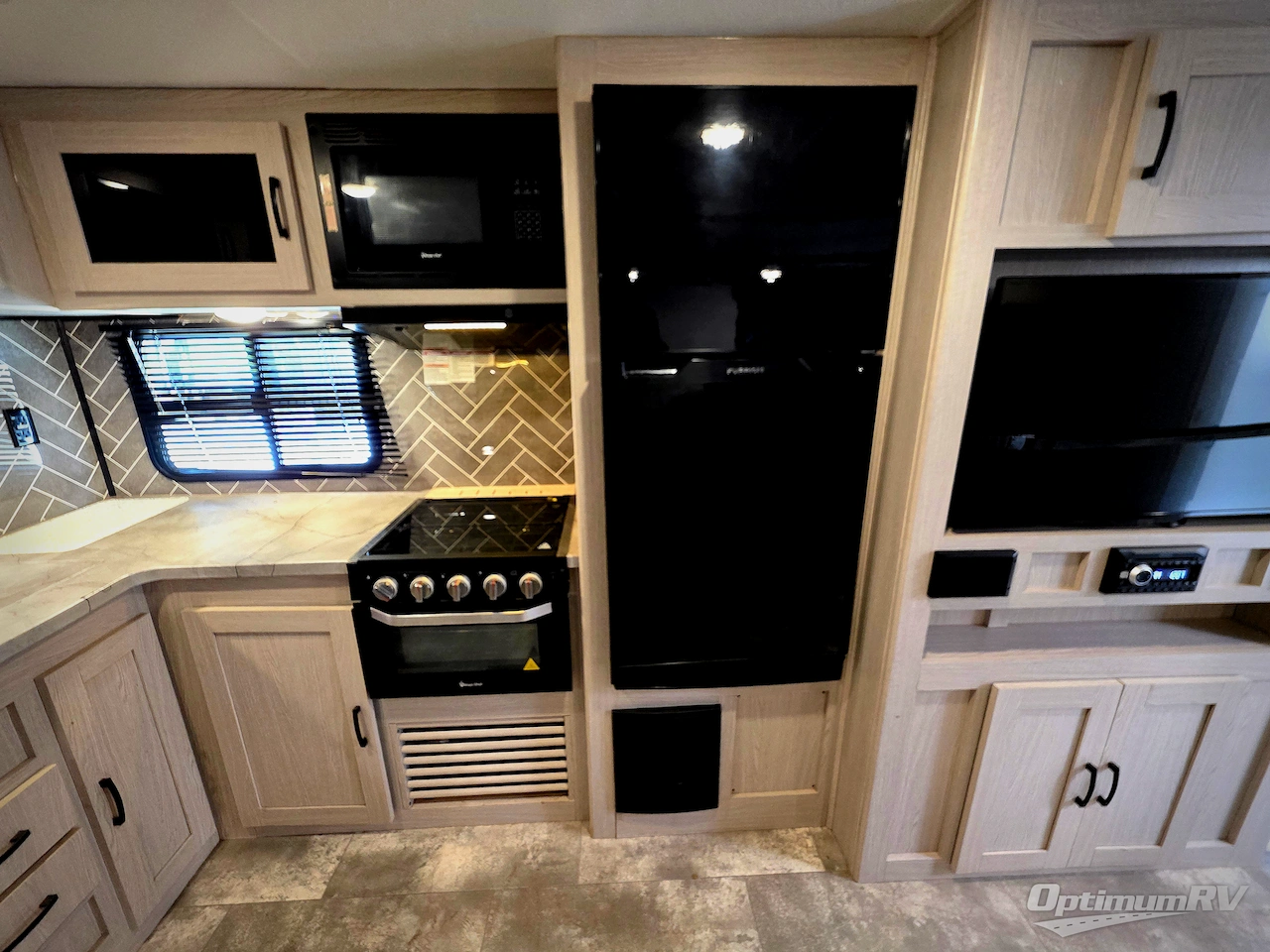 2022 Coachmen Apex Ultra-Lite 265RBSS Photo 11