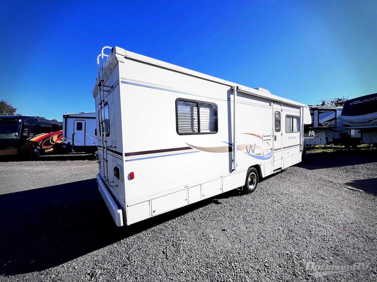 2003 Winnebago Minnie Winnie 32G Photo 2