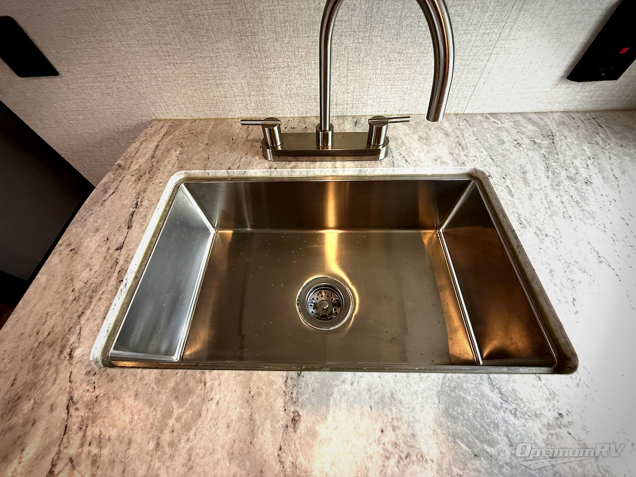 2022 Highland Ridge Silverstar S-Lite 241BH Photo 11