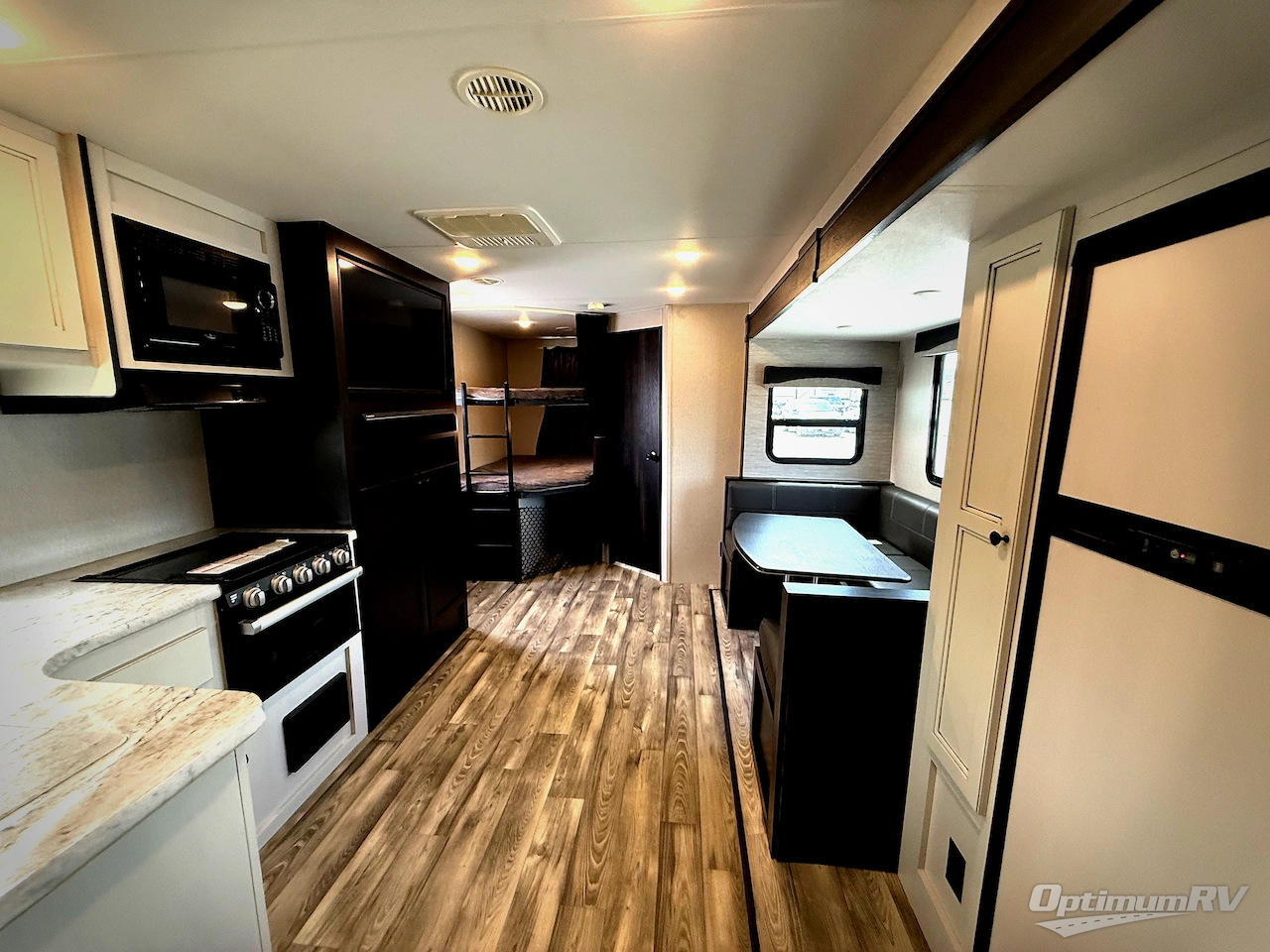 2022 Highland Ridge Silverstar S-Lite 241BH Photo 15