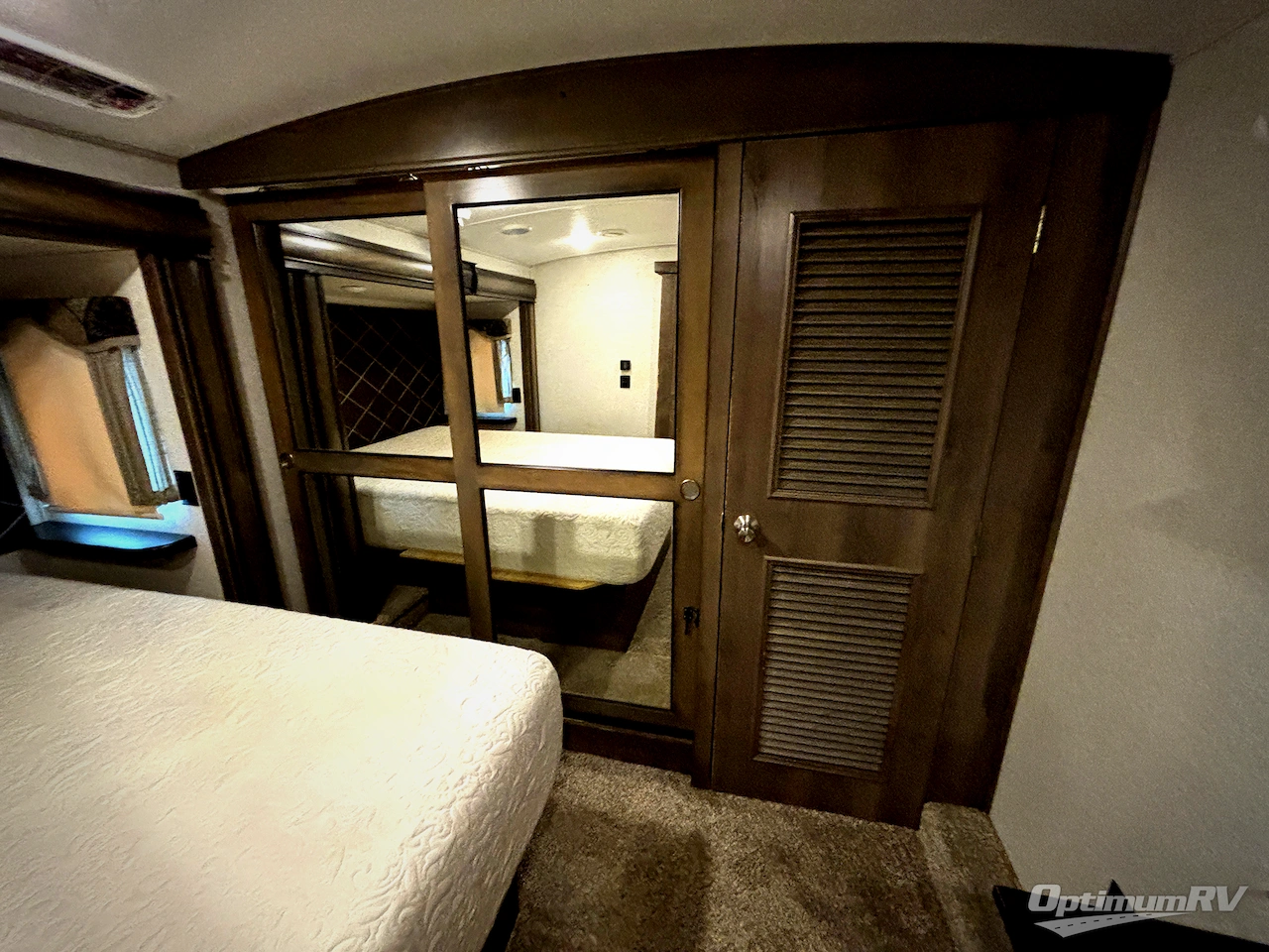2018 Keystone Montana Legacy 3701LK Photo 10