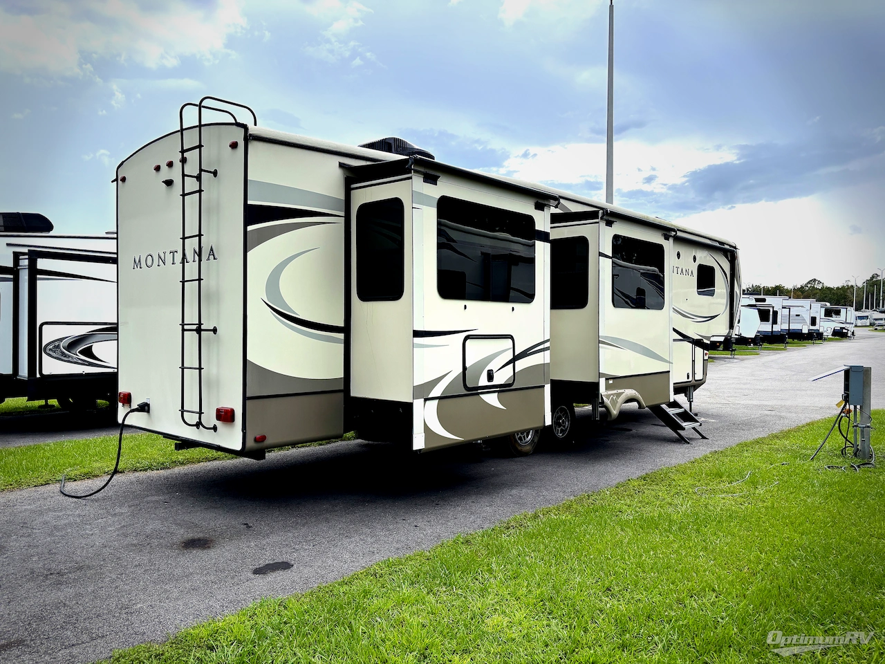 2018 Keystone Montana Legacy 3701LK Photo 2