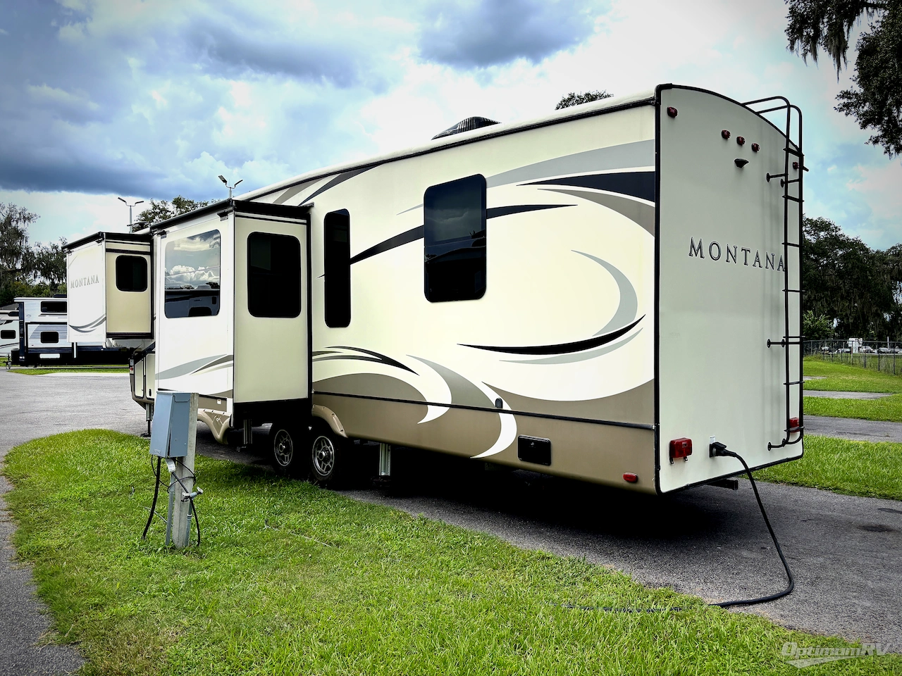 2018 Keystone Montana Legacy 3701LK Photo 3
