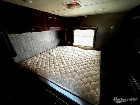 2016 Thor Windsport 29M RV Photo 3