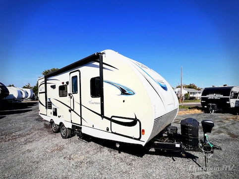 Used 2018 Coachmen Freedom Express Ultra Lite 231RBDS Featured Photo