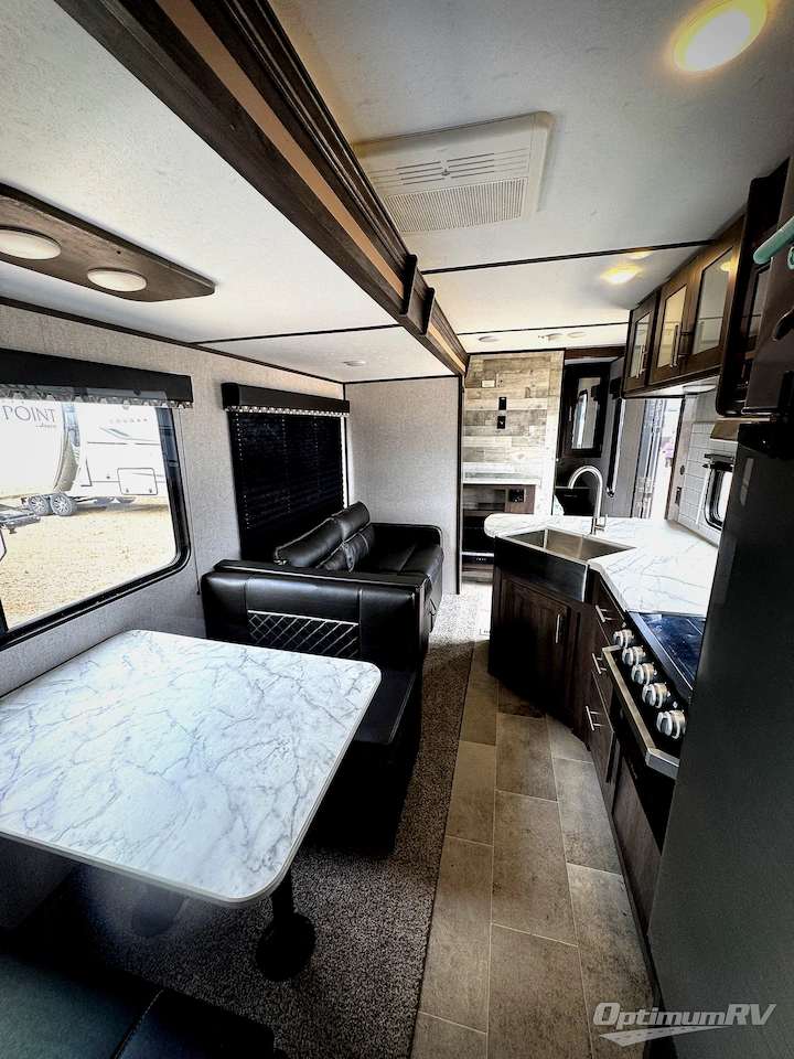 2021 Dutchmen Coleman Lantern Series 263BH Photo 8