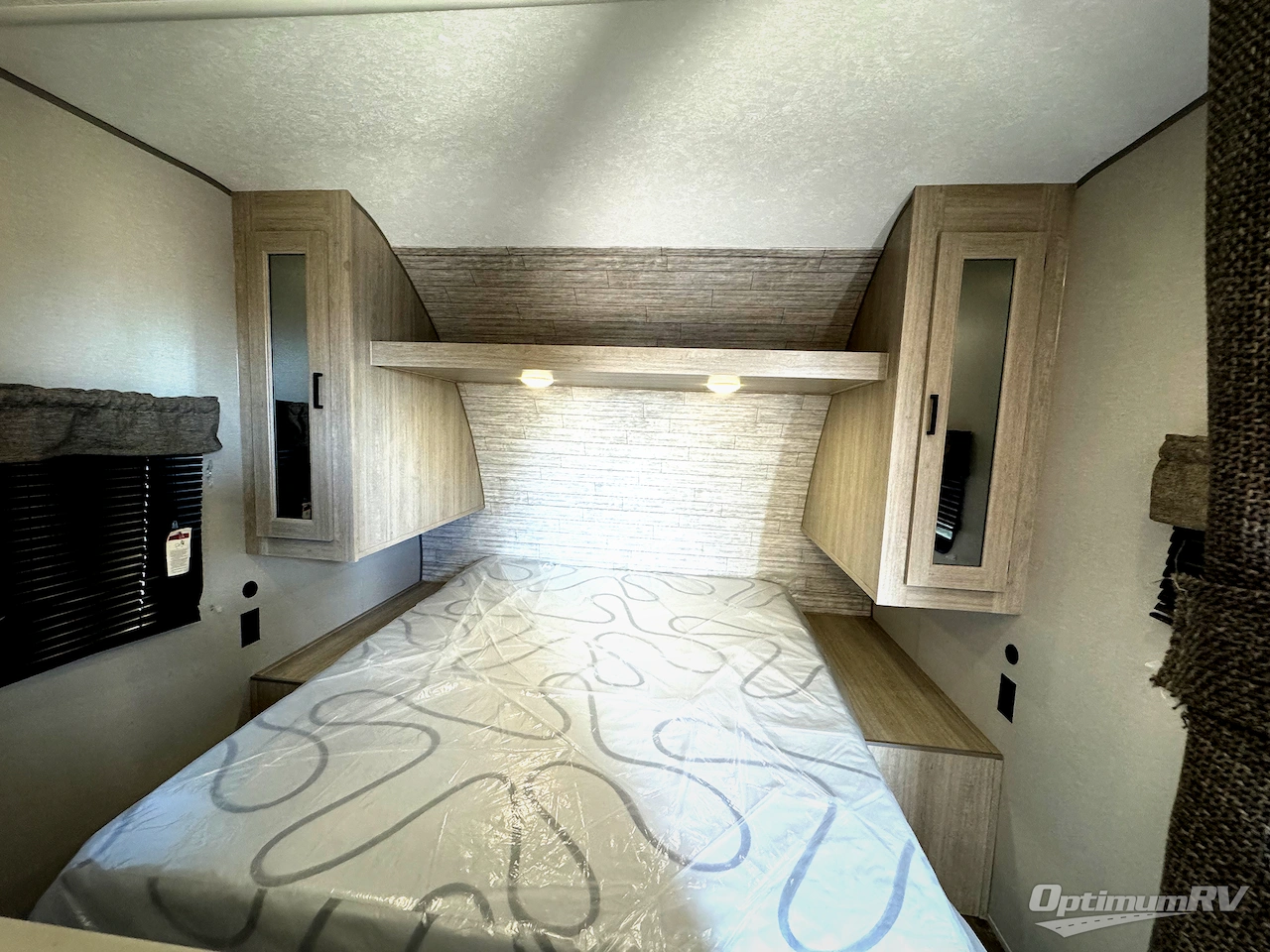 2024 Forest River Aurora 26BH Photo 6