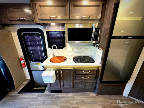 2024 Jayco Melbourne 24L RV Photo 3
