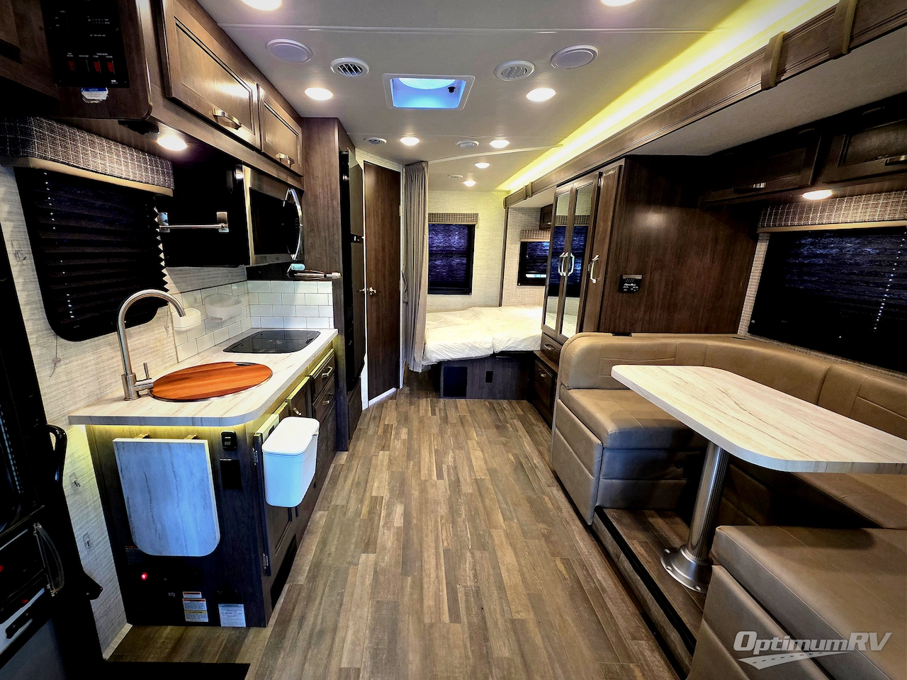 2024 Jayco Melbourne 24L Photo 3