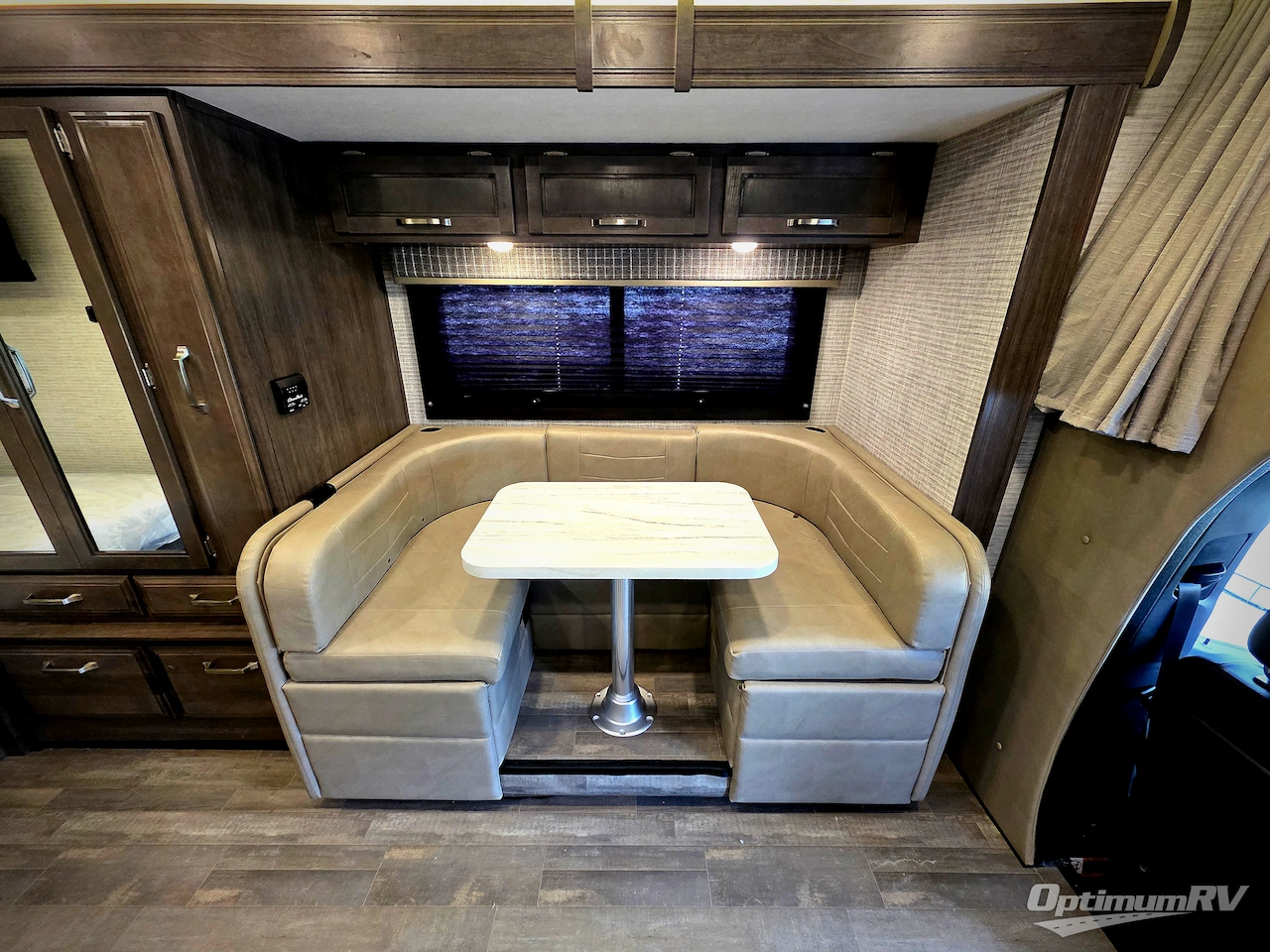 2024 Jayco Melbourne 24L Photo 8