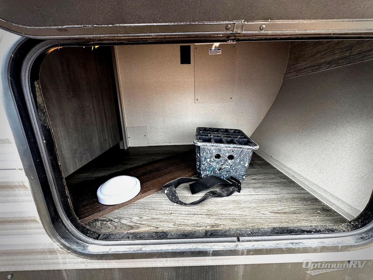 2025 Coachmen Catalina Legacy Edition 343BHTS Photo 2
