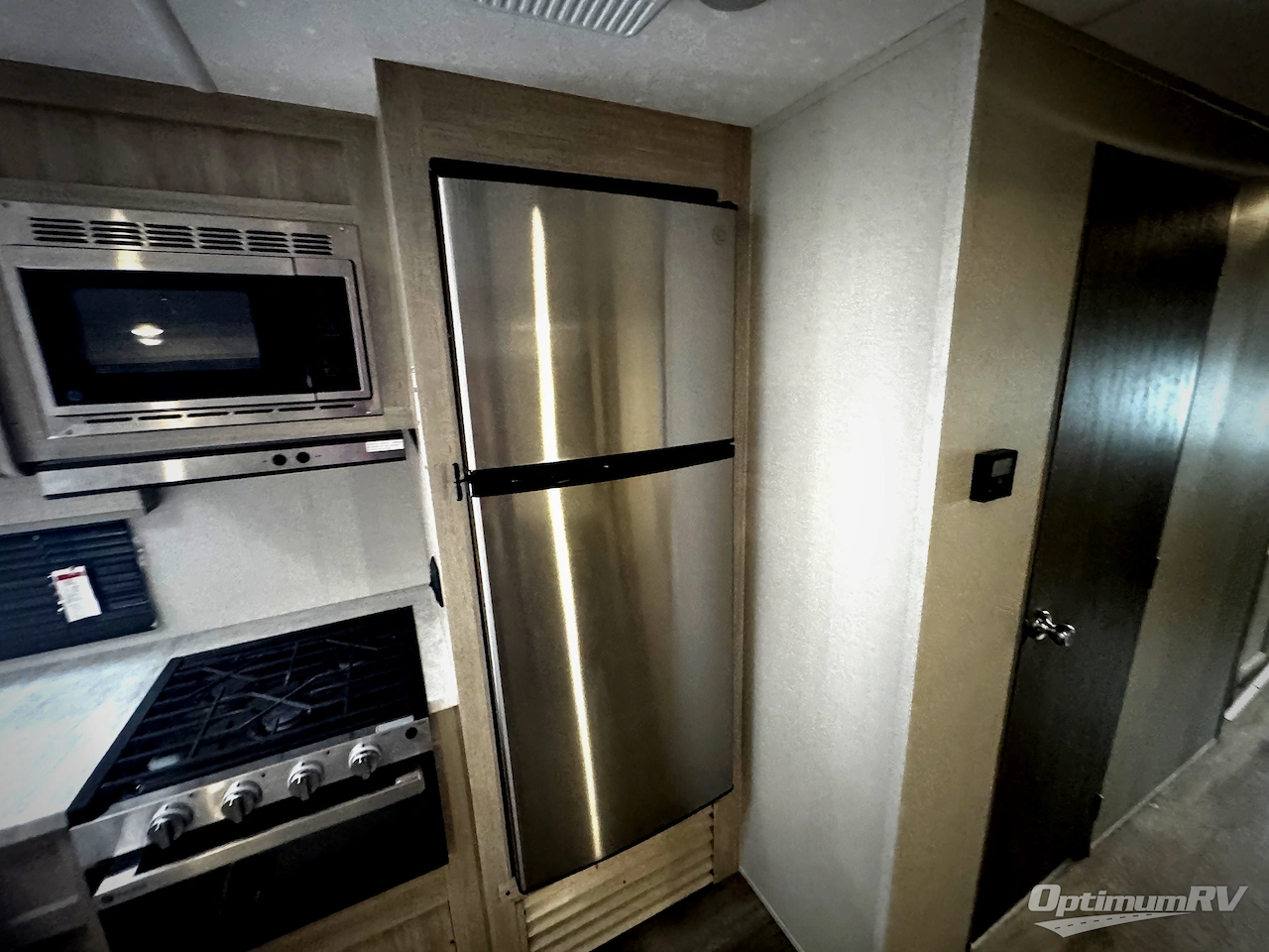 2025 Coachmen Catalina Legacy Edition 343BHTS Photo 7