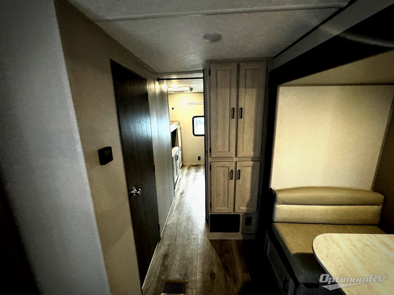 2025 Coachmen Catalina Legacy Edition 343BHTS Photo 8