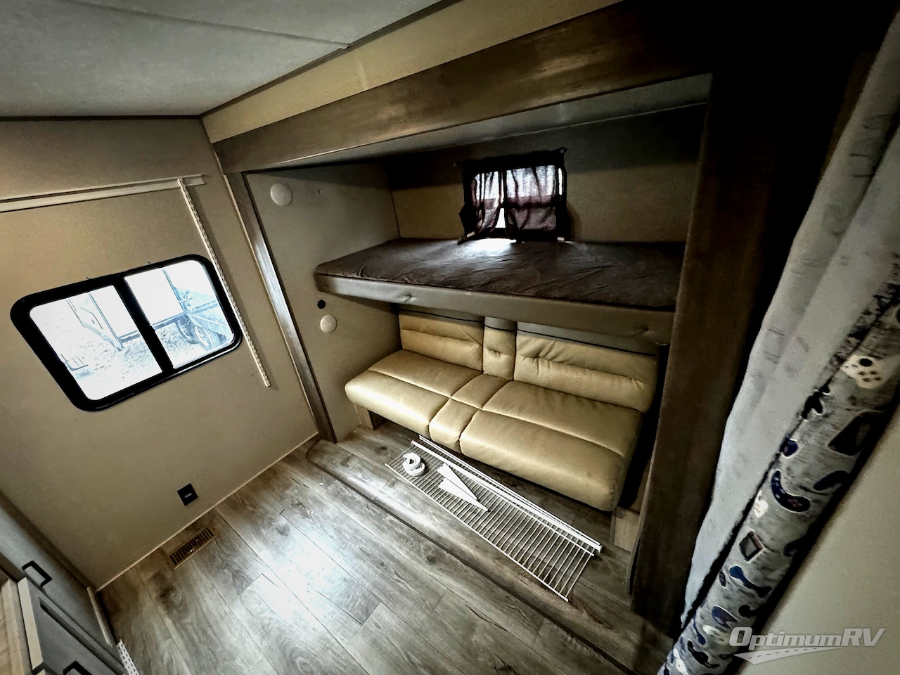 2025 Coachmen Catalina Legacy Edition 343BHTS Photo 10