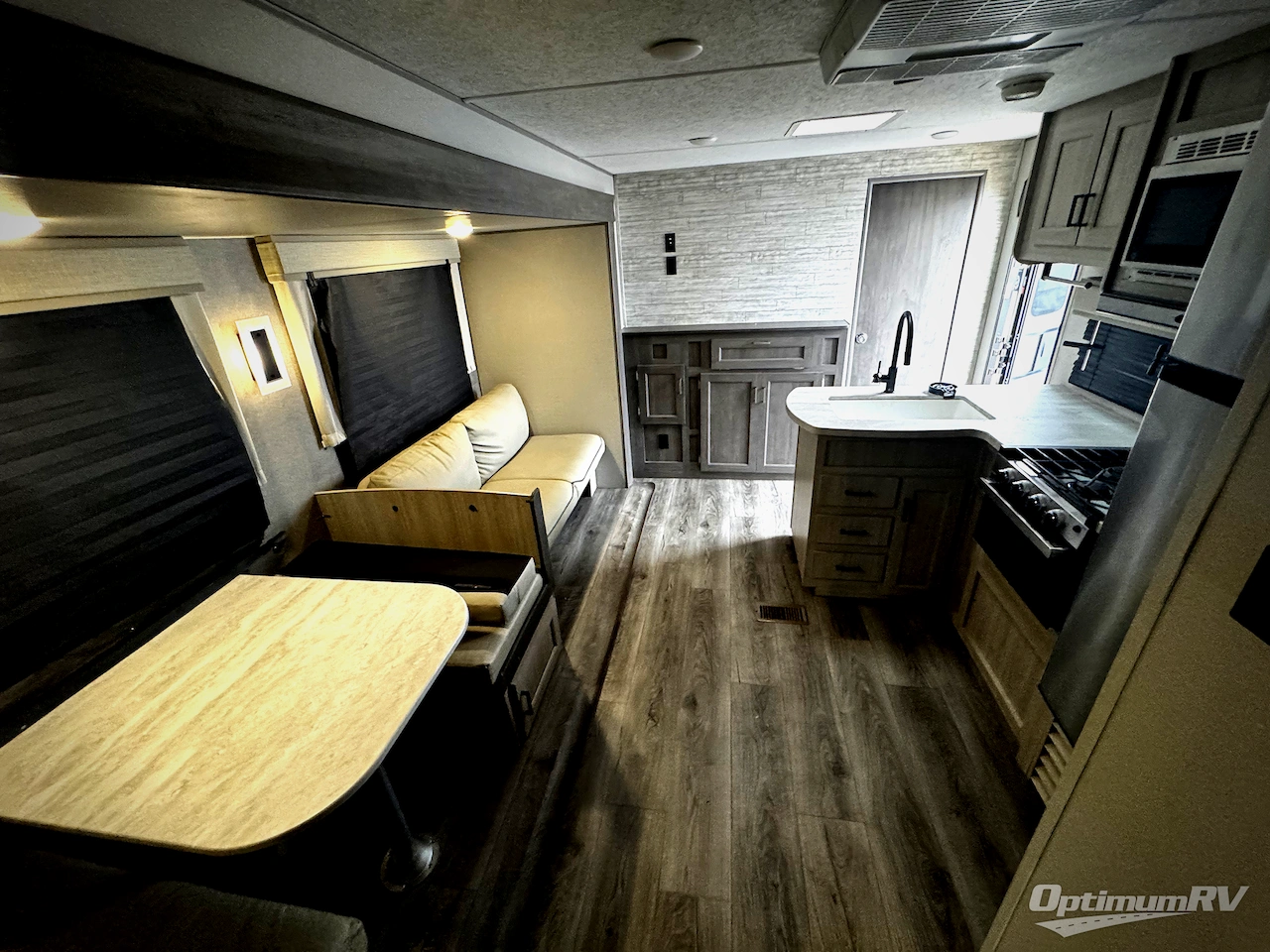 2025 Coachmen Catalina Legacy Edition 343BHTS Photo 12