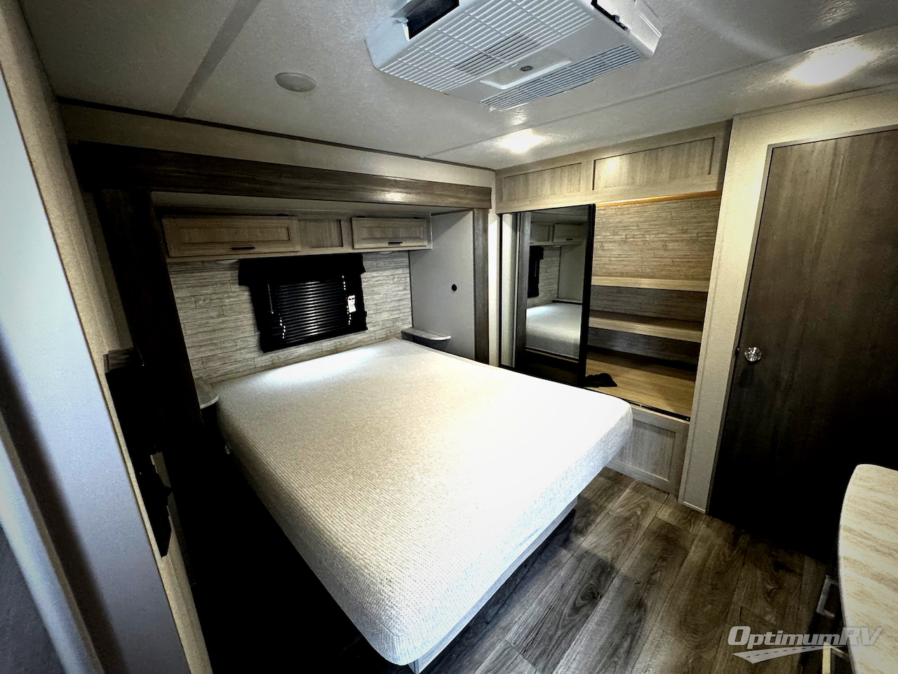 2025 Coachmen Catalina Legacy Edition 343BHTS Photo 13