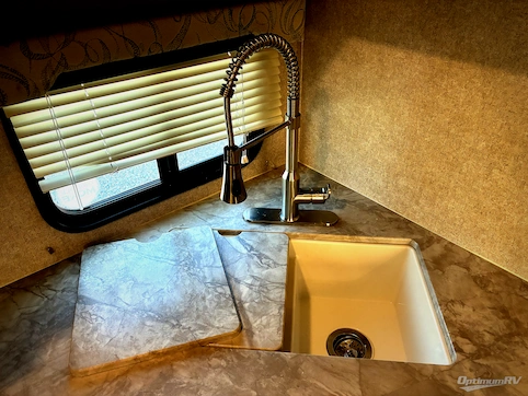 2019 Coachmen Catalina Trail Blazer 29THS RV Photo 3
