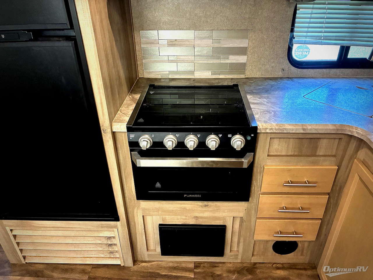 2019 Coachmen Catalina Trail Blazer 29THS Photo 7