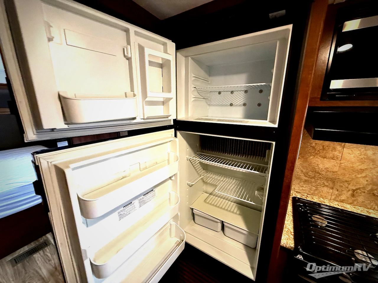 2017 Keystone Passport 2450RLWE Grand Touring Photo 12