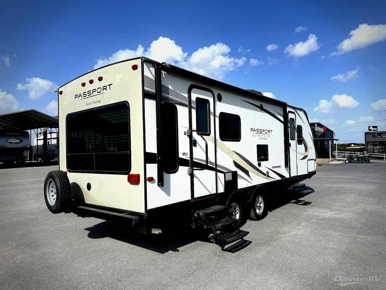 2017 Keystone Passport 2450RLWE Grand Touring Photo 2