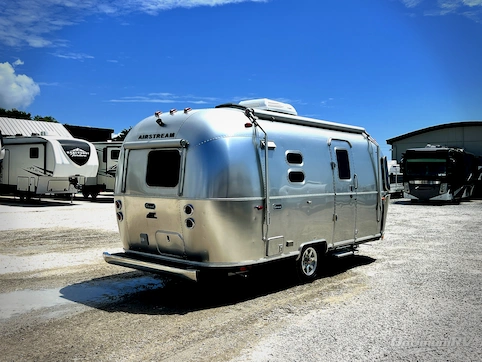 2022 Airstream Caravel 20FB RV Photo 2