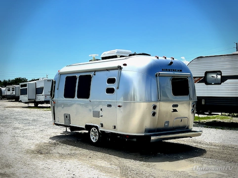 2022 Airstream Caravel 20FB RV Photo 3