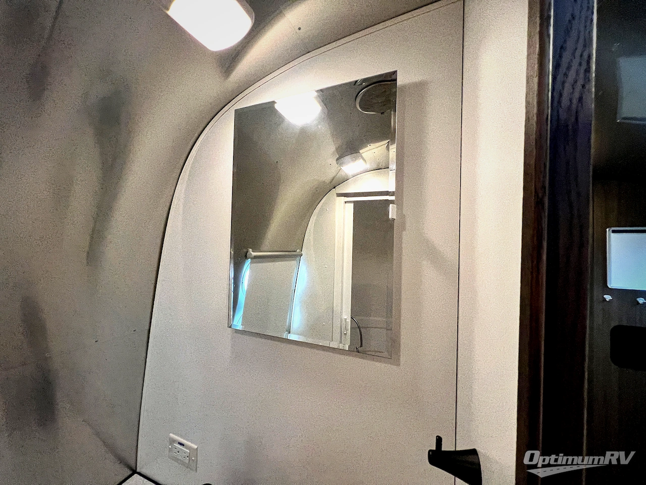 2022 Airstream Caravel 20FB Photo 13