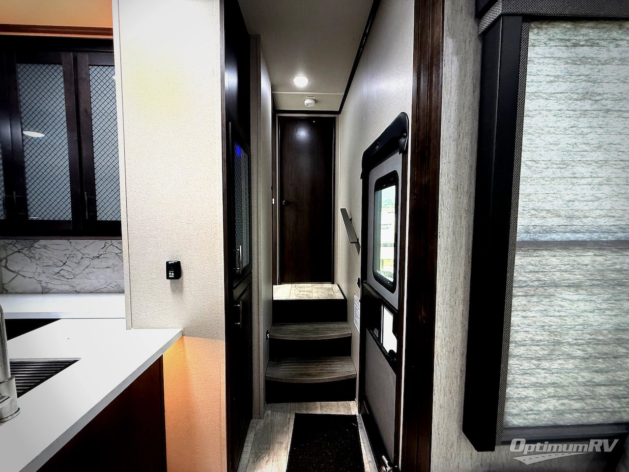 2023 Grand Design Momentum G-Class 320G Photo 7