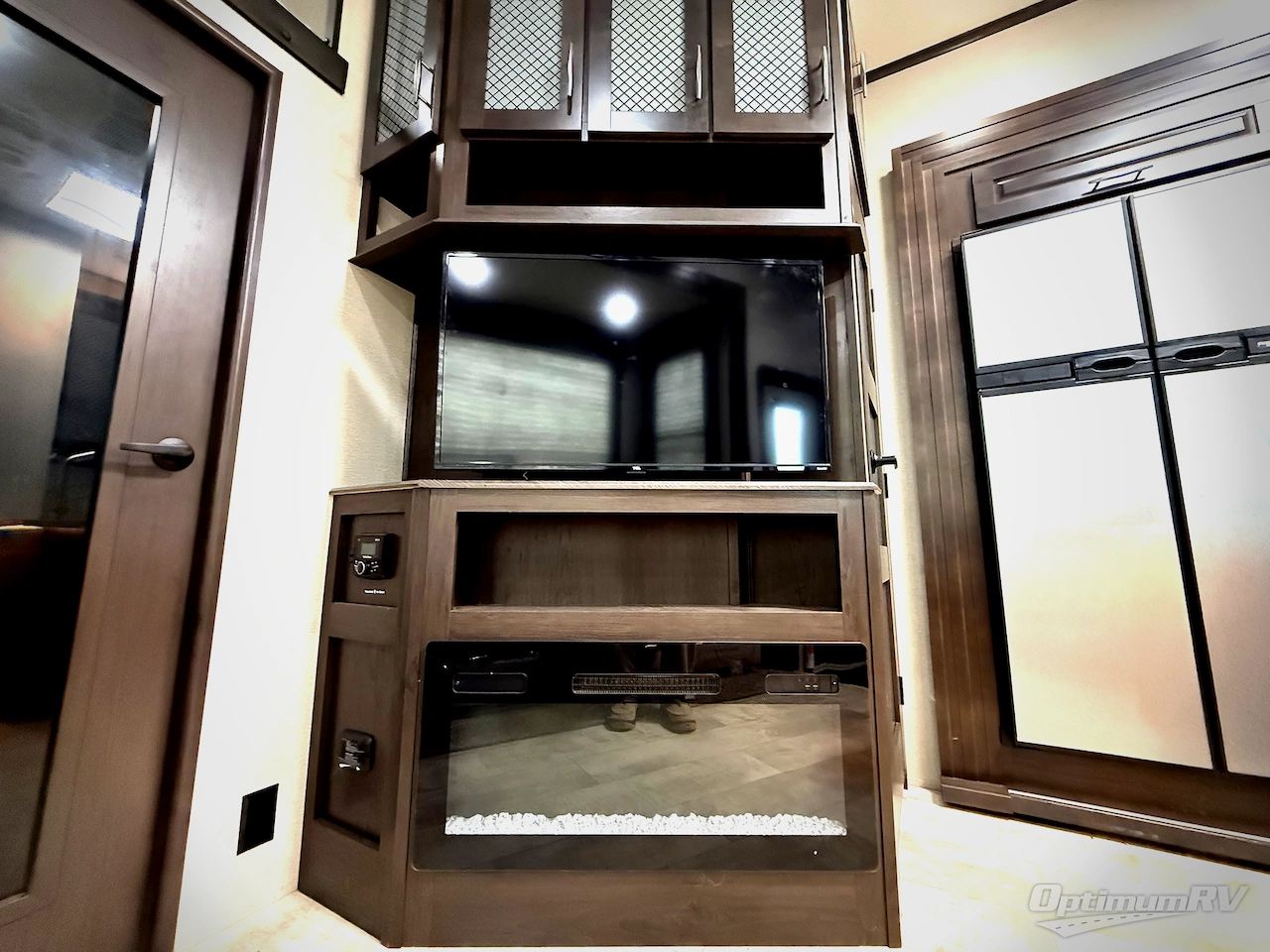 2023 Grand Design Momentum G-Class 320G Photo 14