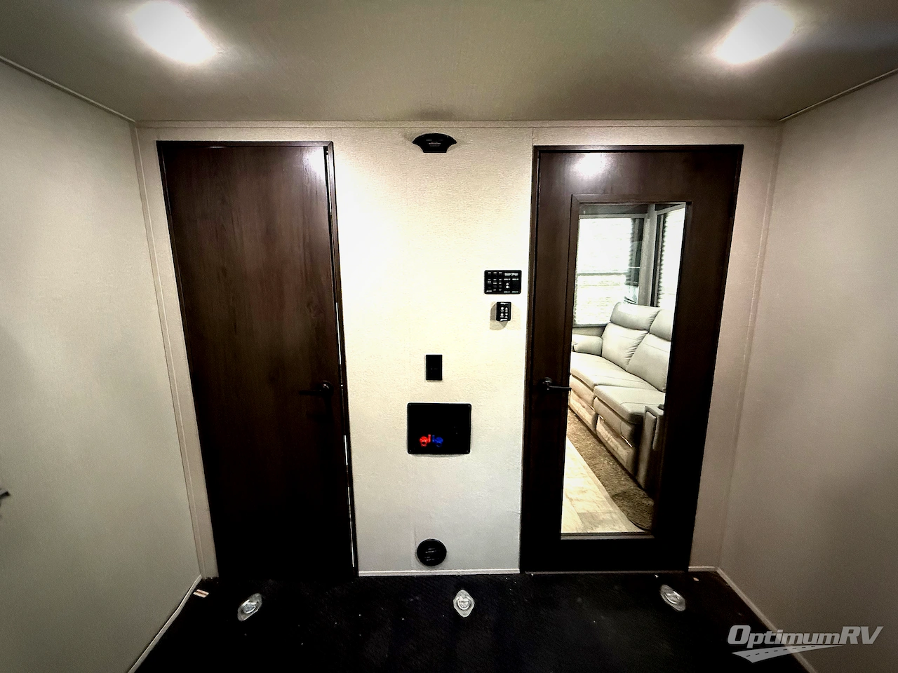 2023 Grand Design Momentum G-Class 320G Photo 23