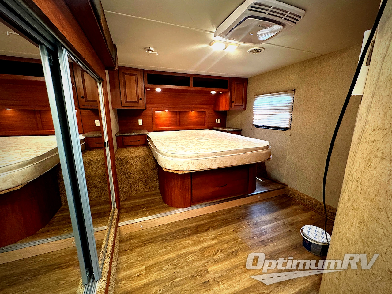 2011 Heartland Cyclone 300C Photo 24
