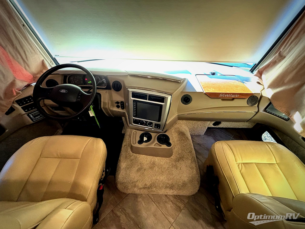 2016 Winnebago Adventurer 37F Photo 8