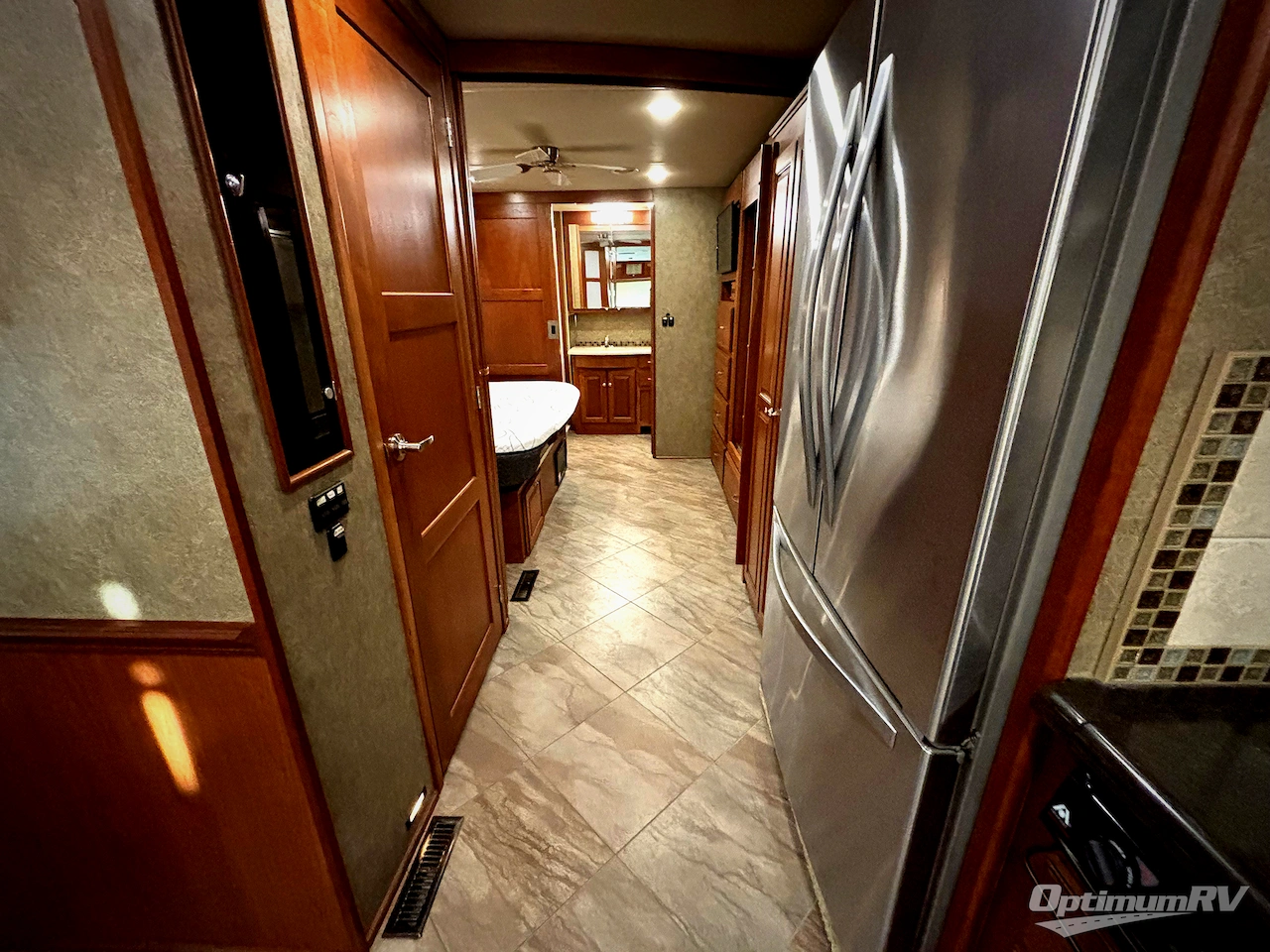 2016 Winnebago Adventurer 37F Photo 14