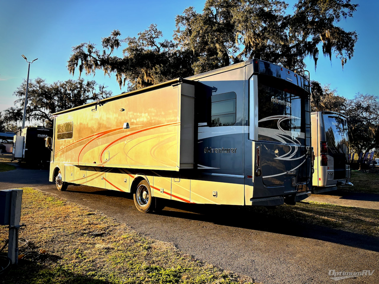 2016 Winnebago Adventurer 37F Photo 3