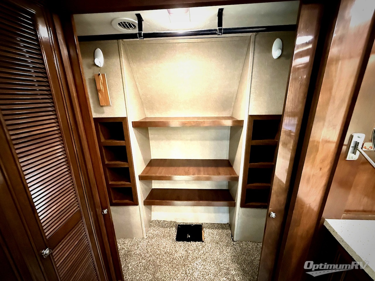 2018 Redwood Redwood 3901WB Photo 19