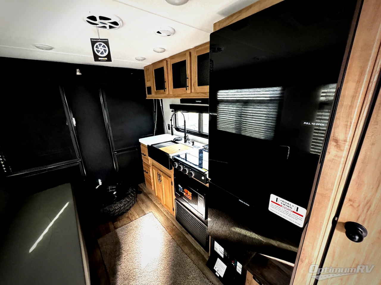 2024 Forest River Cherokee Grey Wolf Black label 18RRBL Photo 6