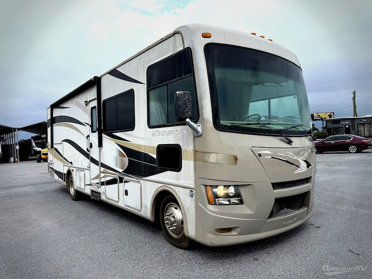 2014 Thor Hurricane 32N RV Photo 1