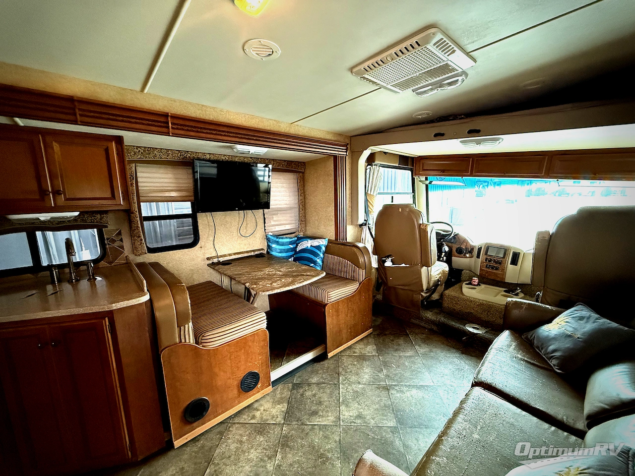 2014 Thor Hurricane 32N Photo 4