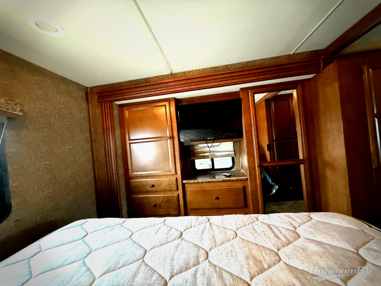 2014 Thor Hurricane 32N Photo 17