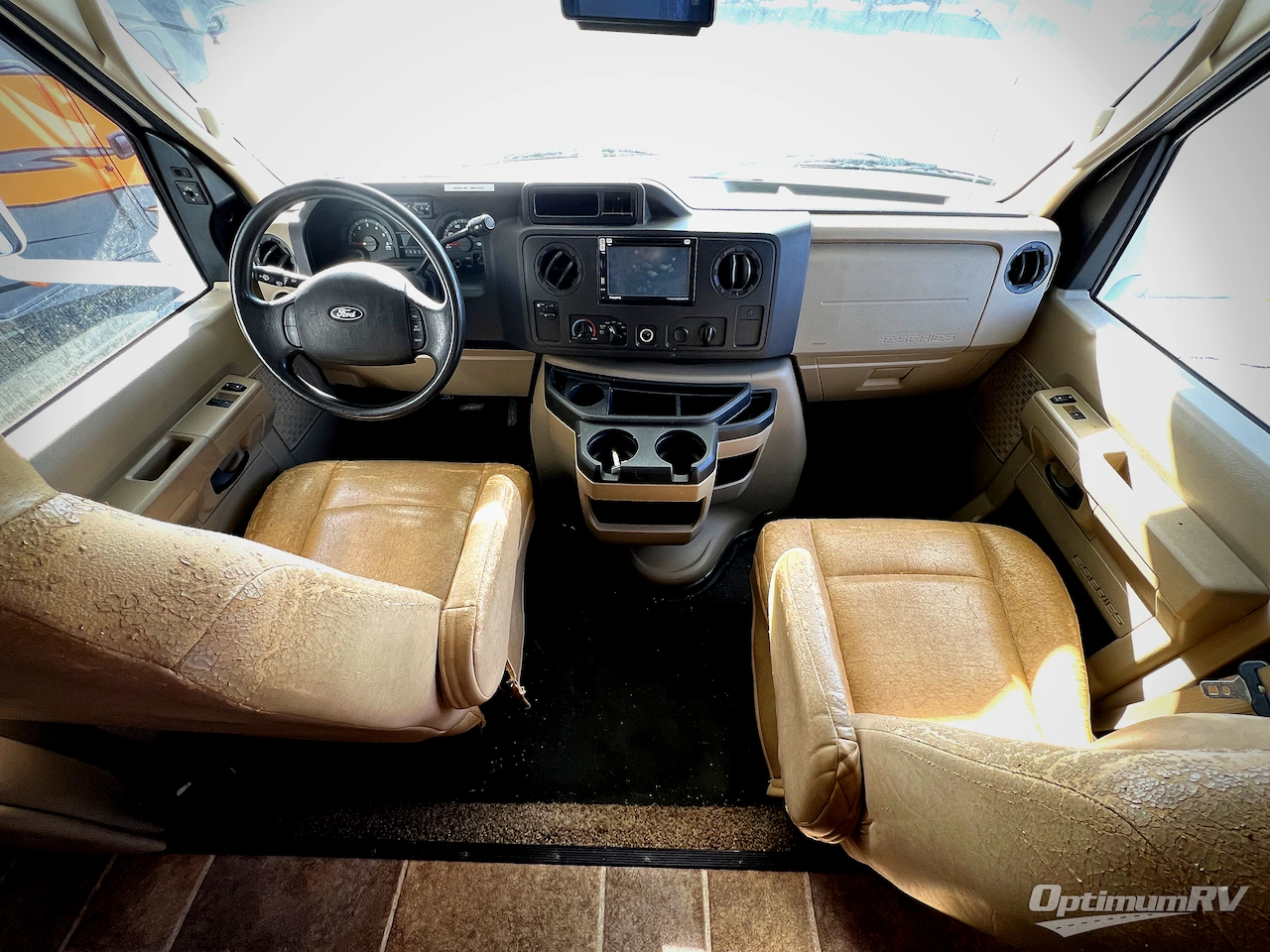 2012 Forest River Sunseeker 3100SS Photo 6