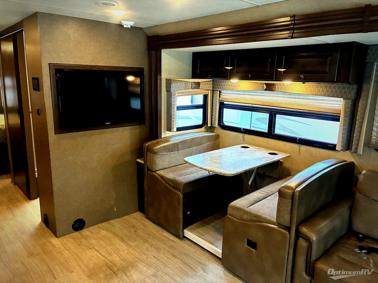 2019 Thor Windsport 34R Photo 5