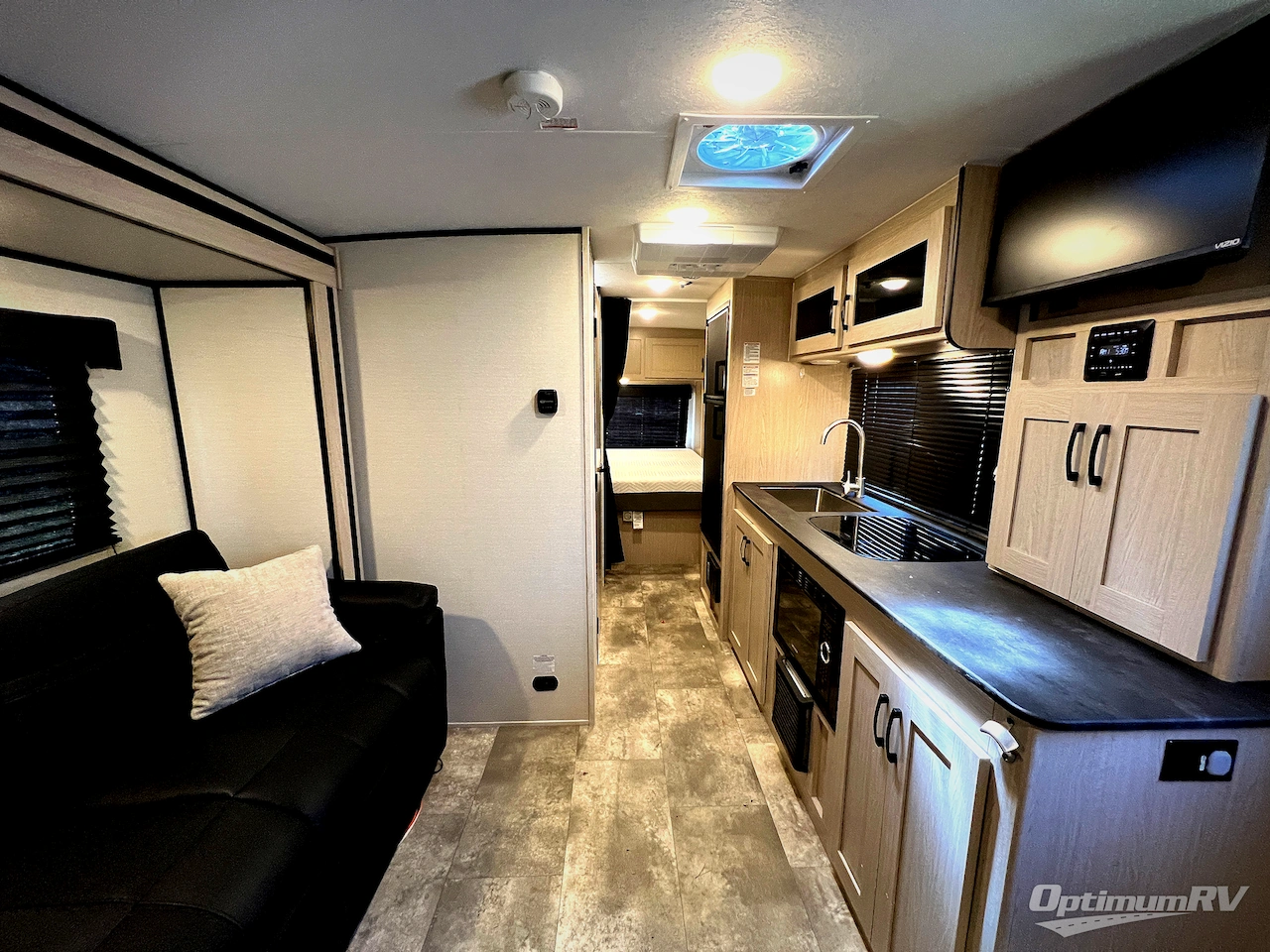 2022 Coachmen Apex Nano 213RDS Photo 3