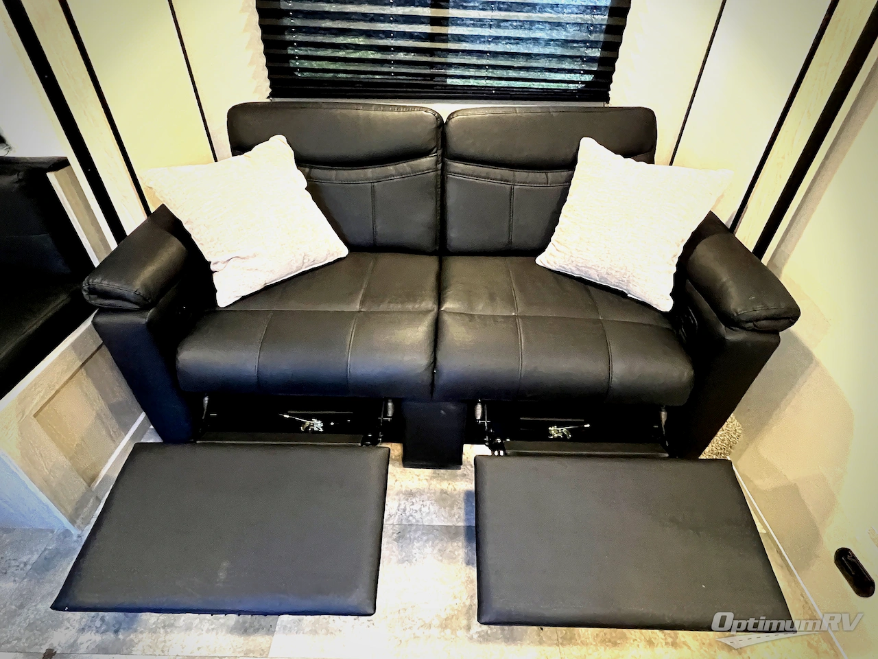 2022 Coachmen Apex Nano 213RDS Photo 9