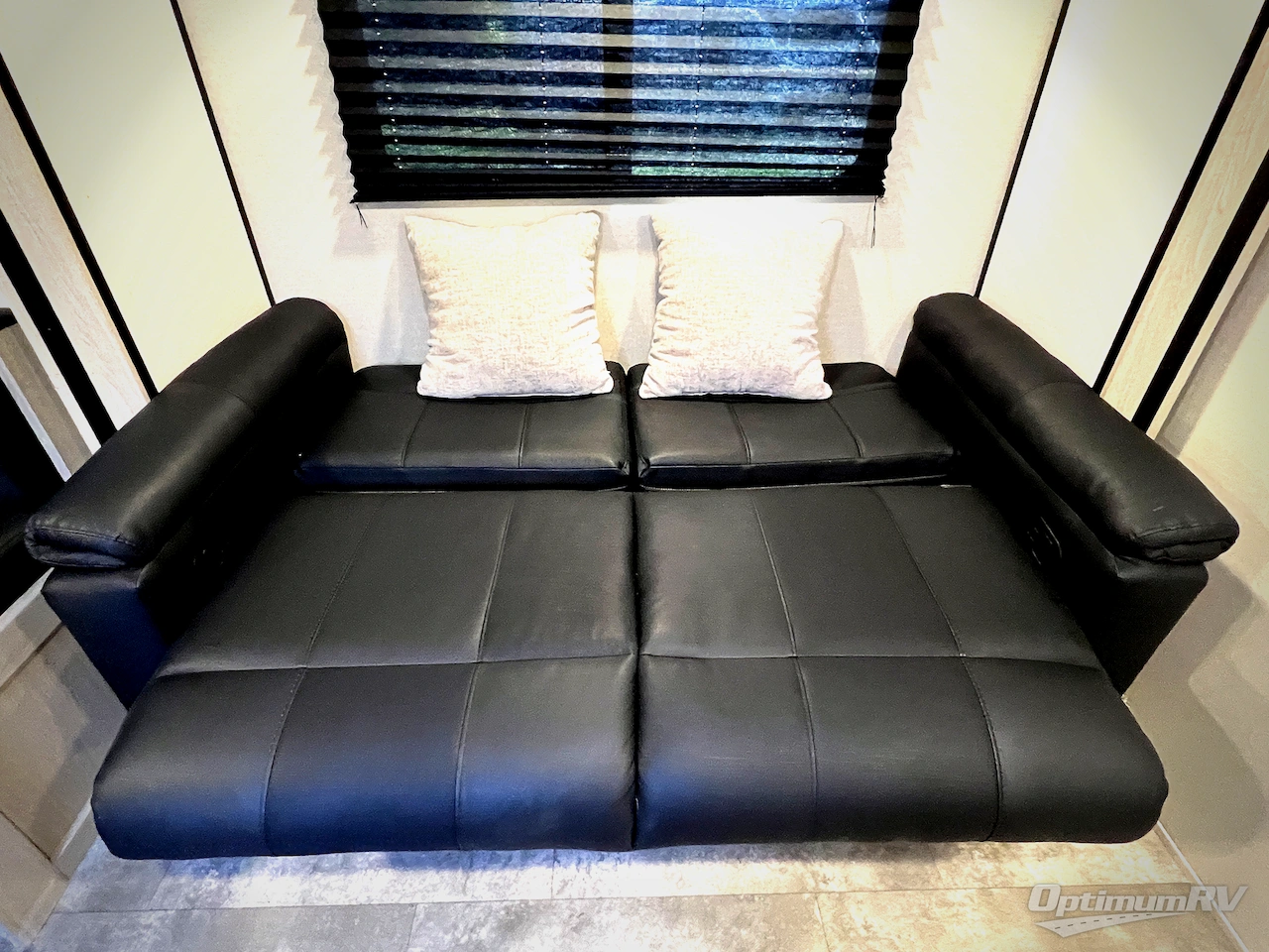 2022 Coachmen Apex Nano 213RDS Photo 10