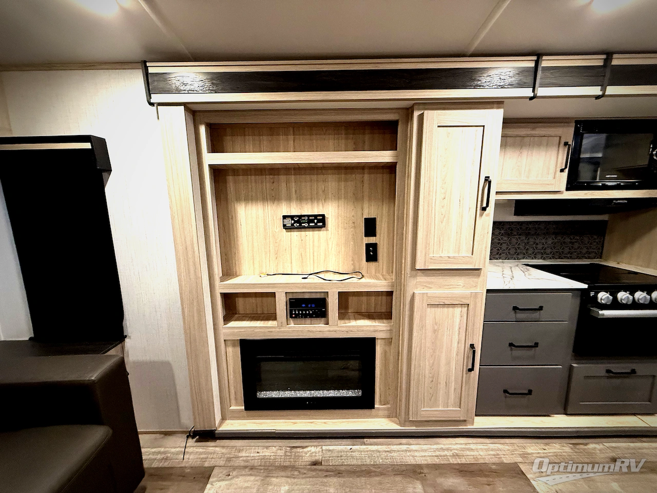 2022 Heartland Sundance Ultra Lite 293RL Photo 8