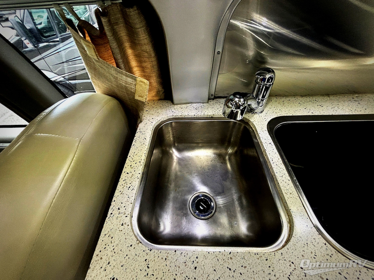 2010 Airstream Avenue Avenue Photo 14