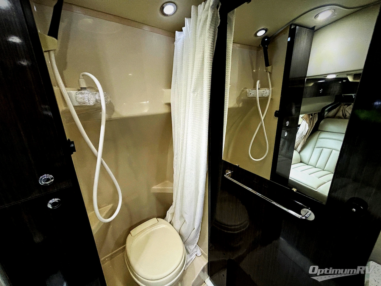 2010 Airstream Avenue Avenue Photo 17