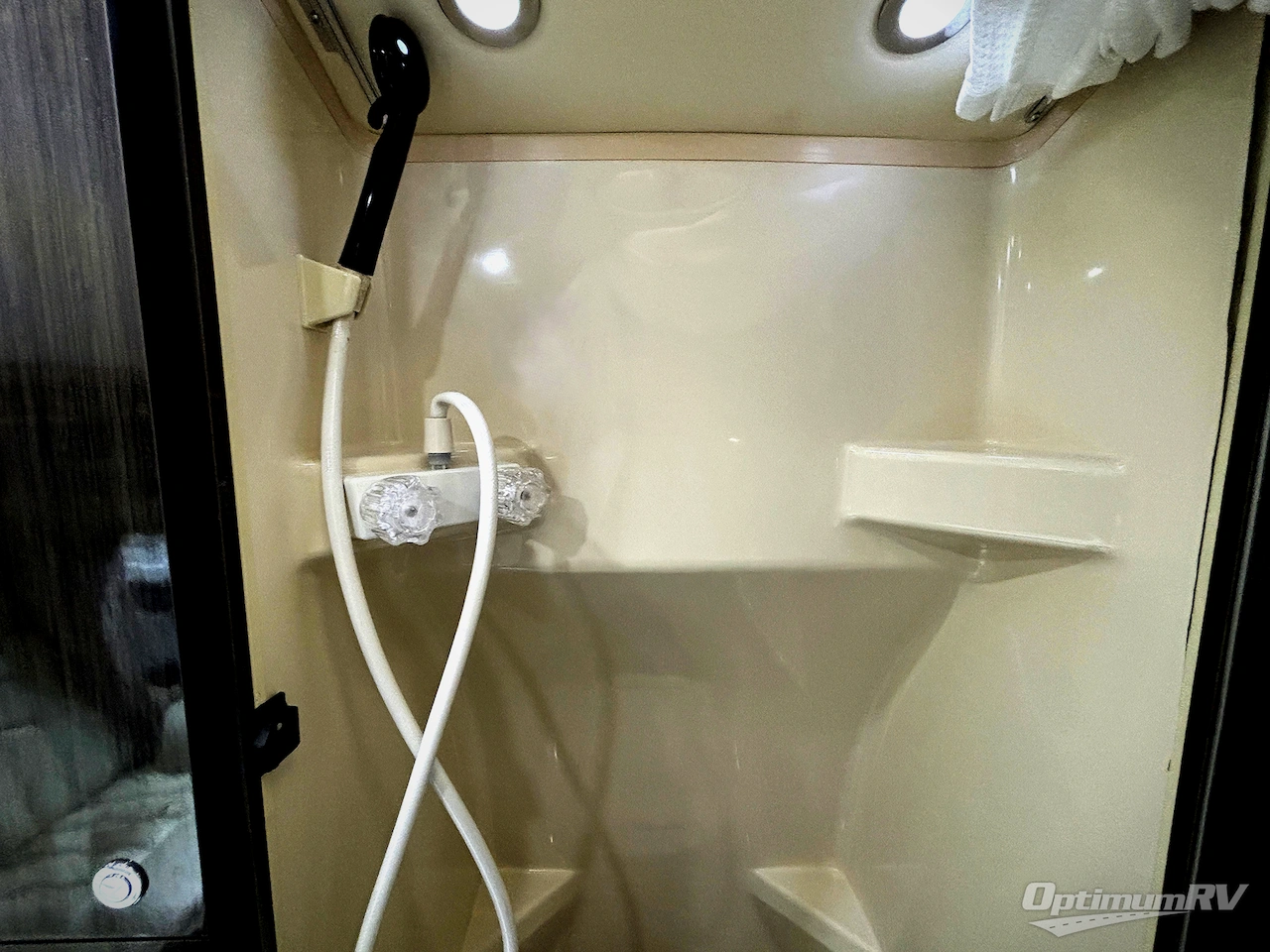 2010 Airstream Avenue Avenue Photo 18