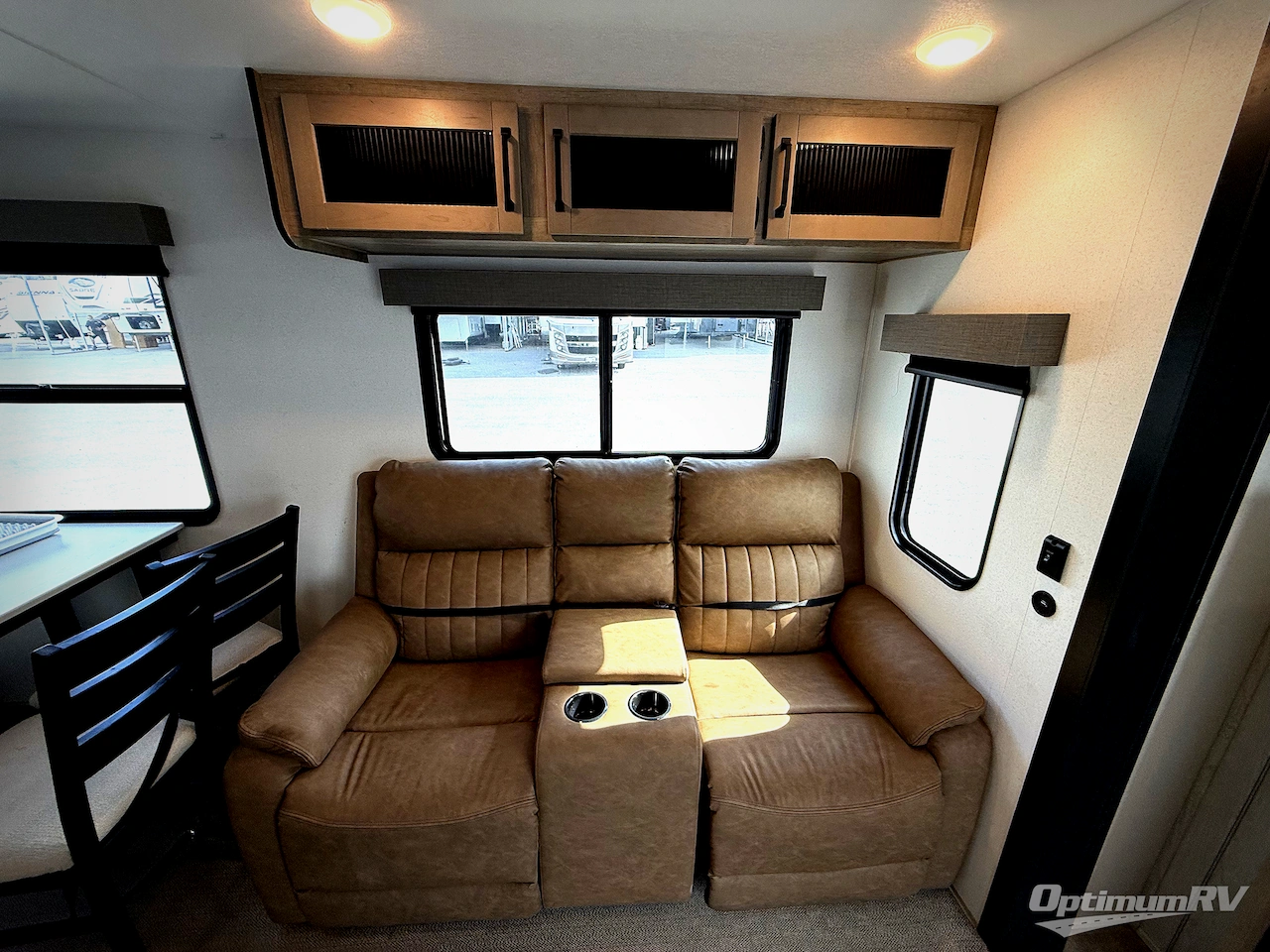 2025 Palomino Puma Destination 429LFT Photo 6